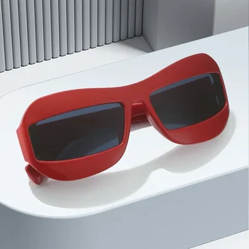 Нови слънчеви очила в стил 