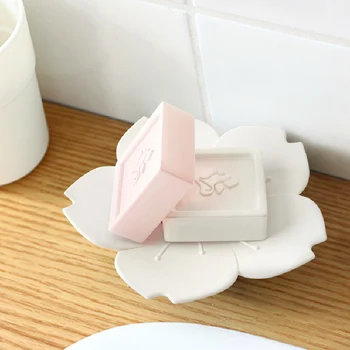 1Pcs сапунена кутия преносима черешов цвят форма пластмасова сапунена чиния източване сапун плоча нехлъзгащи аксесоари за баня