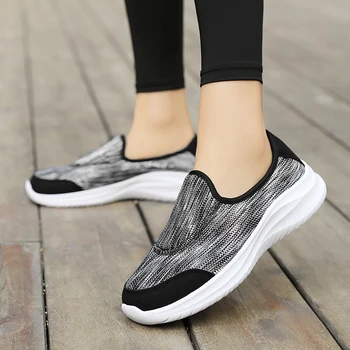 Маратонки жени лек платно мързелив мека подметка удобен открит против хлъзгане ходене обувки лято платформа спортни обувки жена